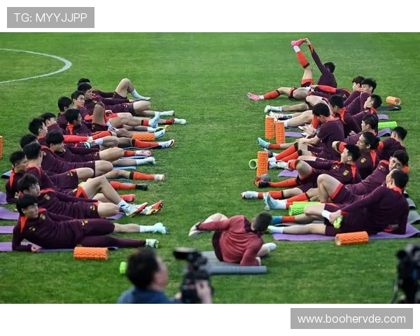 足球训练中的小场对抗与战术配合训练