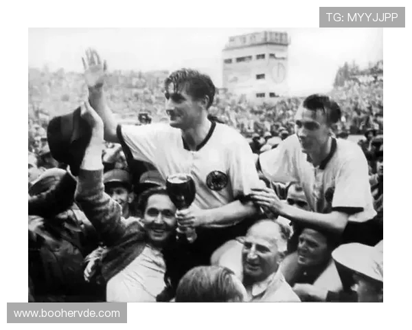 回顾1982年西班牙世界杯冠军意大利队的辉煌征程传奇历史与荣耀瞬间